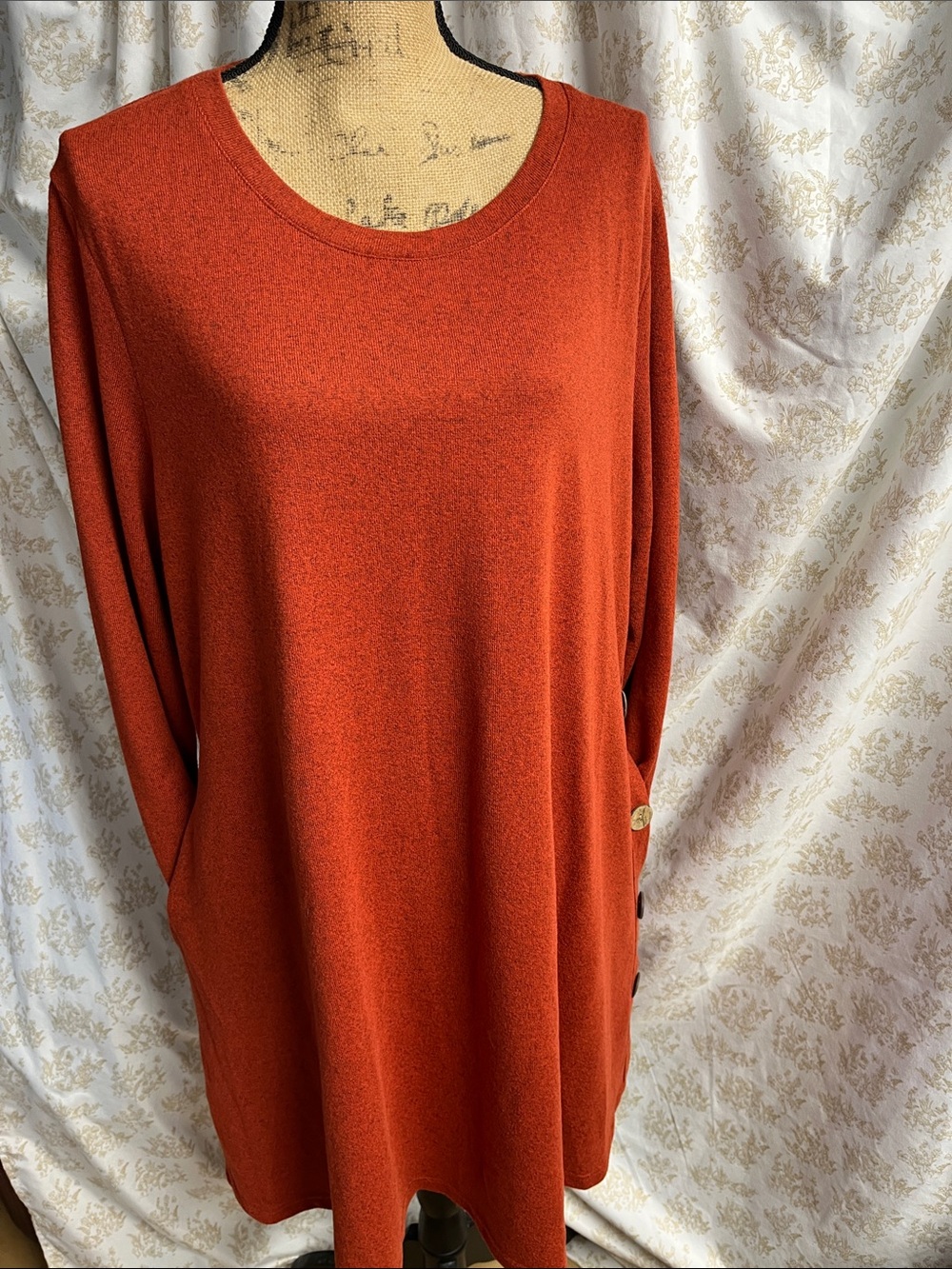 Relaxed Long-Sleeve Rust Tunic Dress